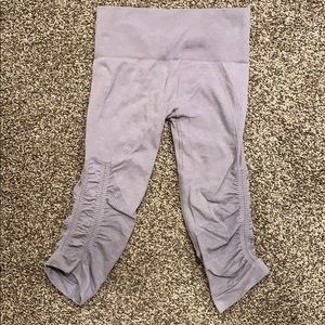 Light grey lulu leggings
